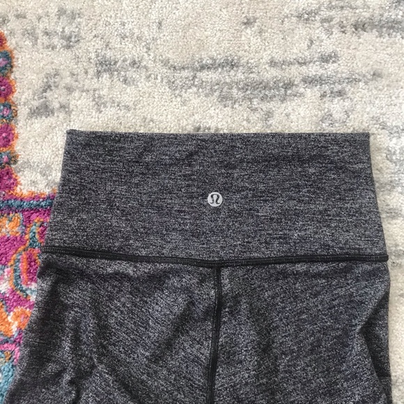DARK GREY LULULEMON LEGGINGS - Picture 8 of 8